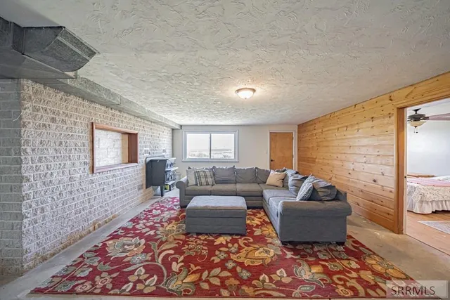 $524,000 | 1235 W Highway 26, Blackfoot, ID 83221