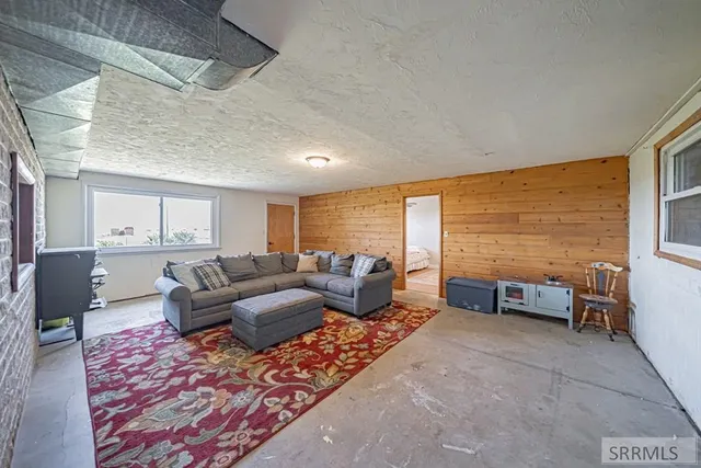 $524,000 | 1235 W Highway 26, Blackfoot, ID 83221