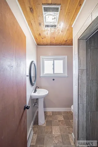 $524,000 | 1235 W Highway 26, Blackfoot, ID 83221