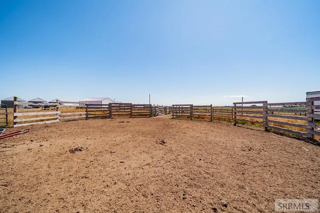 $524,000 | 1235 W Highway 26, Blackfoot, ID 83221