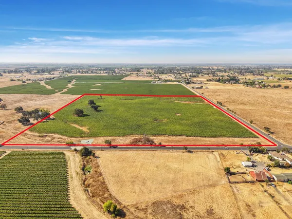 $1,300,000 | 13700 Liberty Road, Acampo, CA 95220