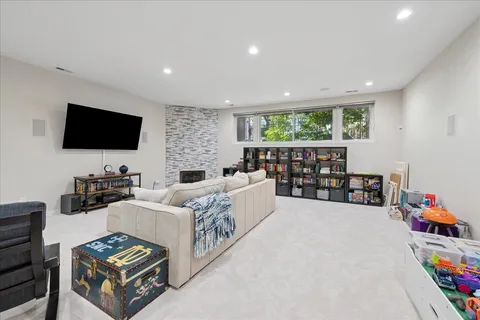 $700,000 | 2019 North Whipple Street, Unit 1, Chicago, IL 60647