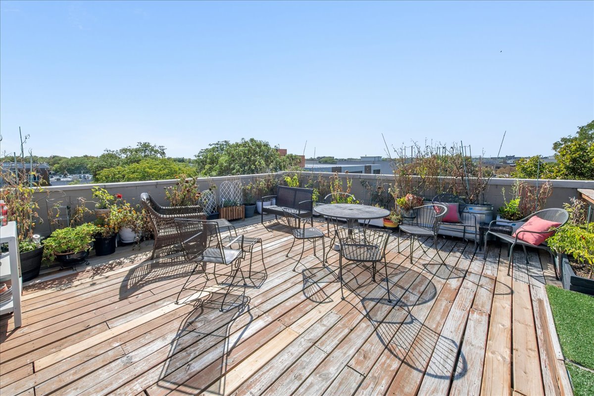 2019 North Whipple Street, Unit 1 Chicago, IL 60647 - Photo 29 of 33 a view of a terrace with sitting area