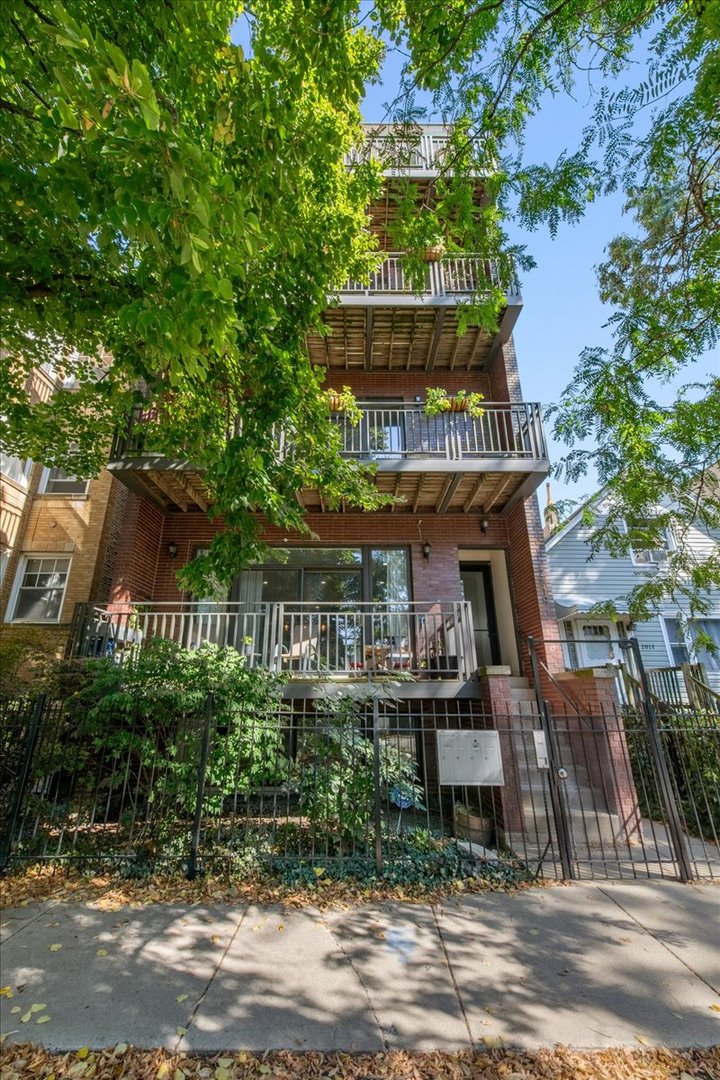 2019 North Whipple Street, Unit 1 Chicago, IL 60647 - Photo 31 of 33 a front view of a house