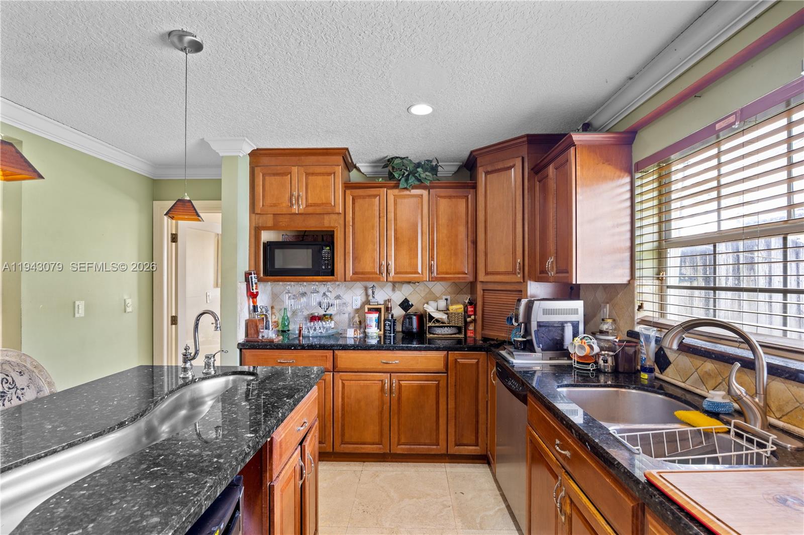 15330 Southwest 170th Terrace Miami, FL 33187 - Photo 13 of 39