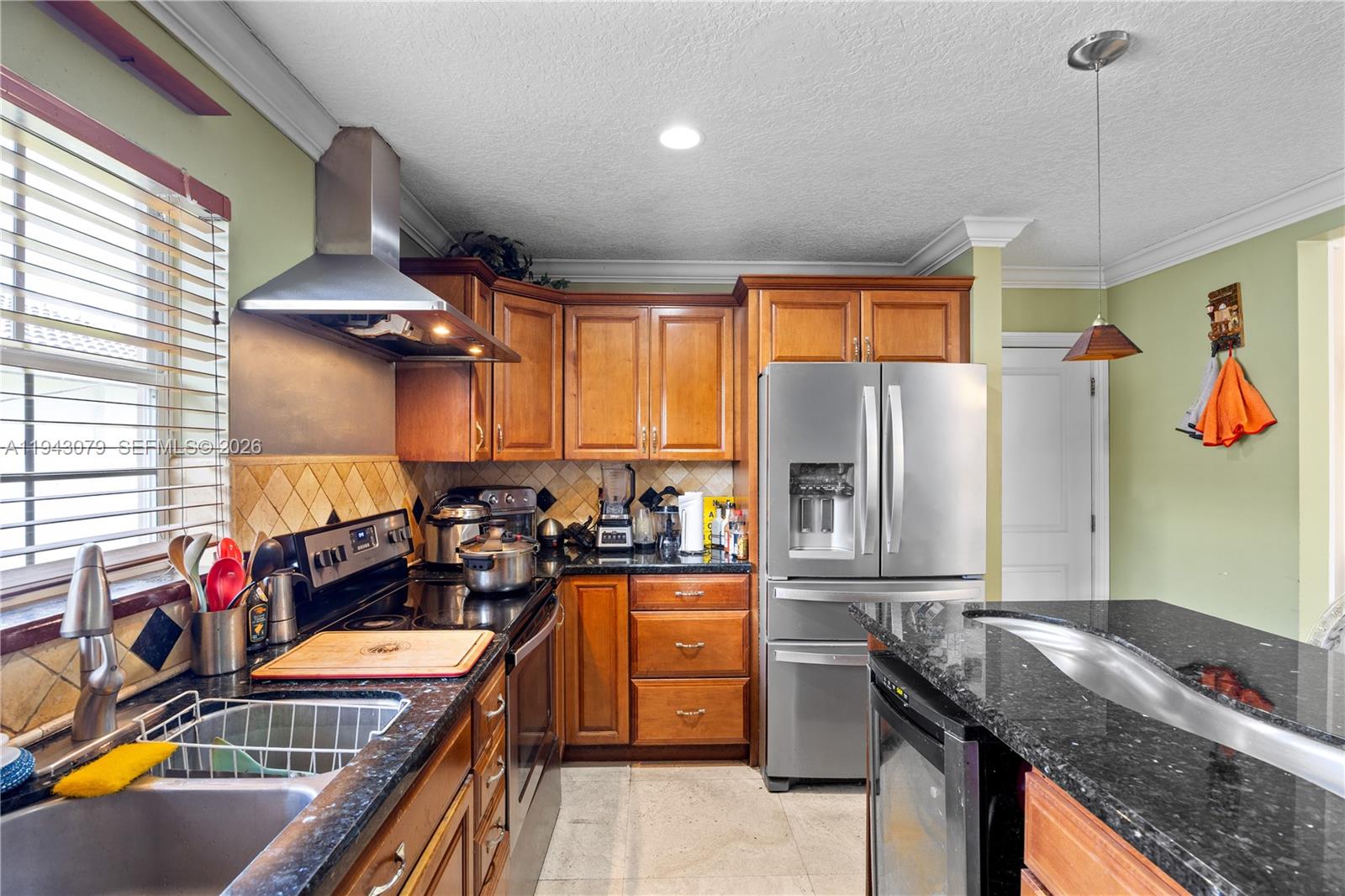 15330 Southwest 170th Terrace Miami, FL 33187 - Photo 14 of 39