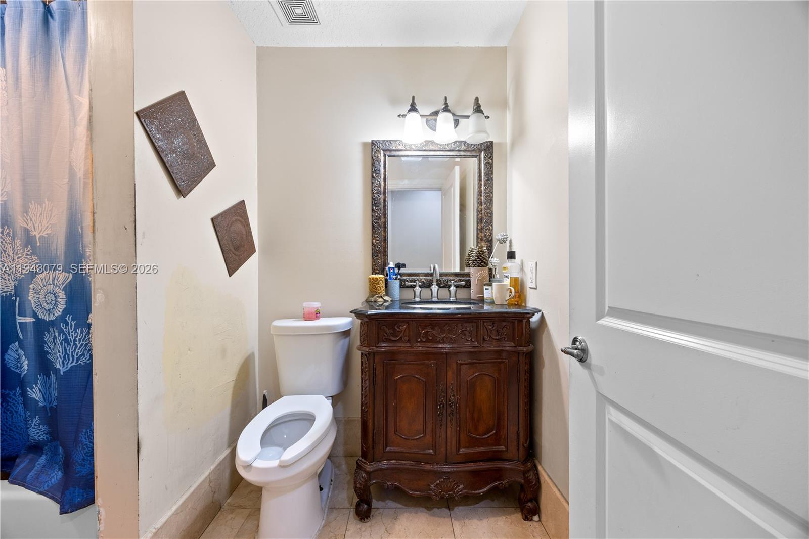 15330 Southwest 170th Terrace Miami, FL 33187 - Photo 20 of 39 Second bathroom.