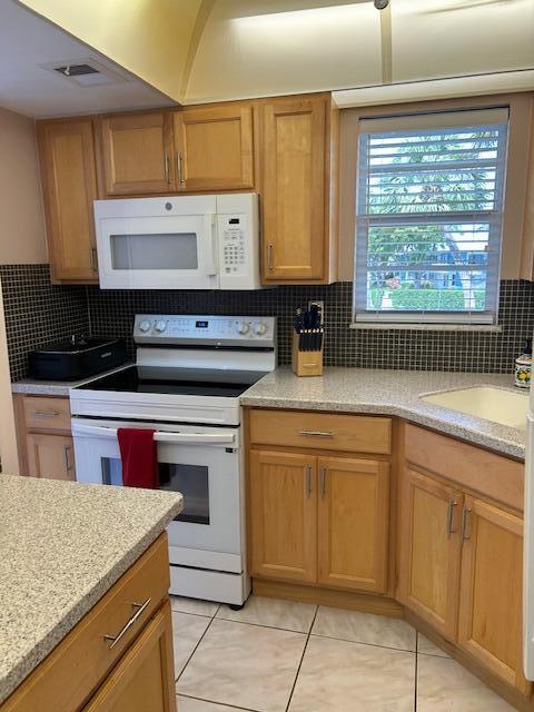 1903 Southwest Palm City Road, Unit 2 Stuart, FL 34994 - Photo 9 of 27 IMG_1374