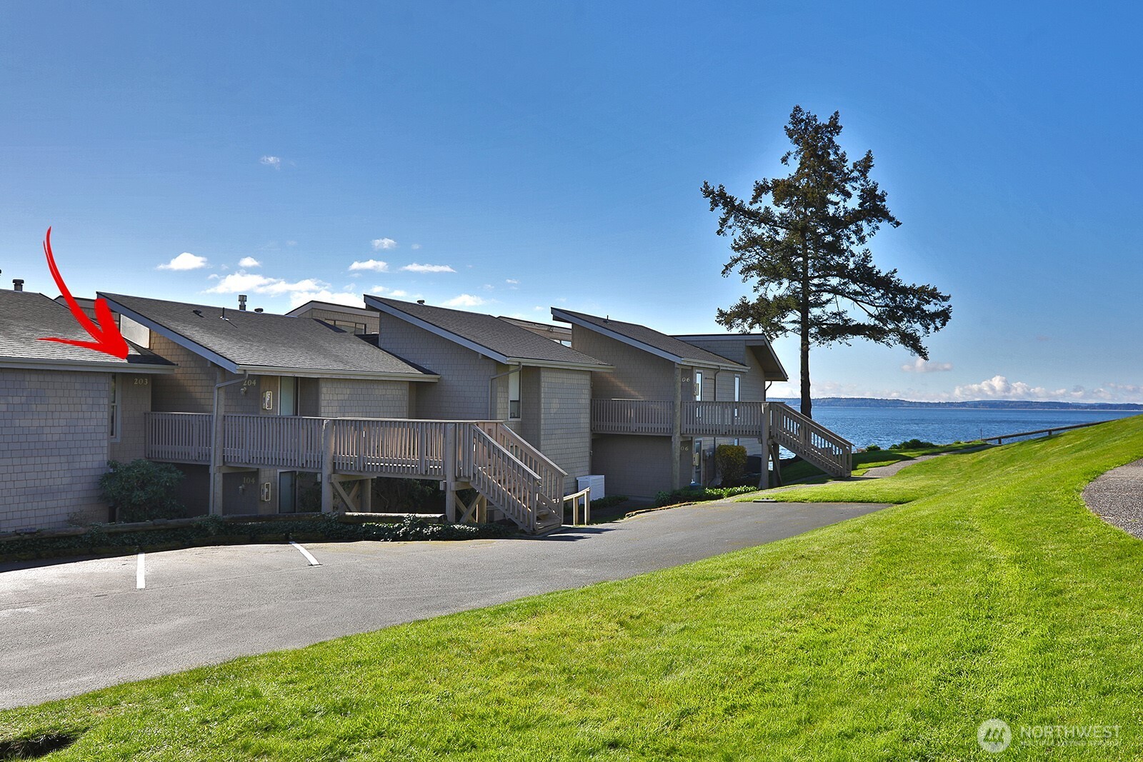 816 Old Beach Road, Unit 203 Freeland, WA 98249 - Photo 24 of 32