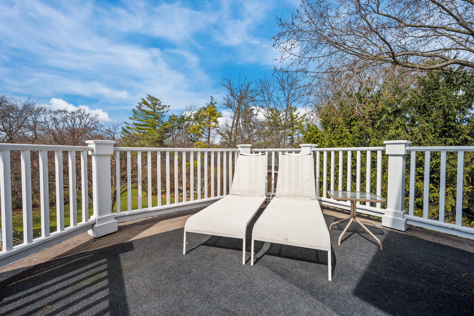 780 Prairie Road Glencoe, IL 60022 - Photo 19 of 30 a view of a chairs in a roof deck