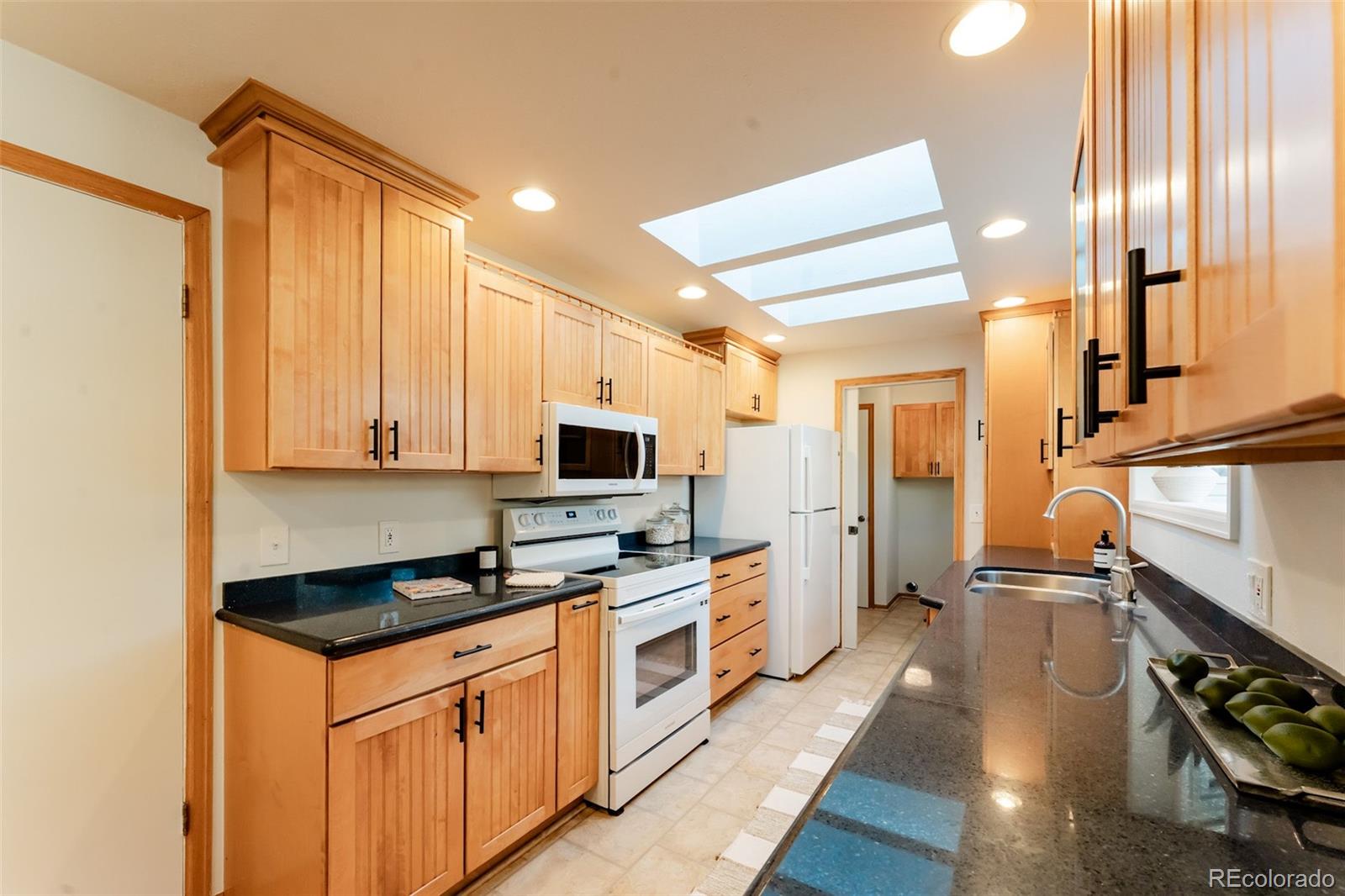 6439 West Roxbury Drive Littleton, CO 80128 - Photo 11 of 37