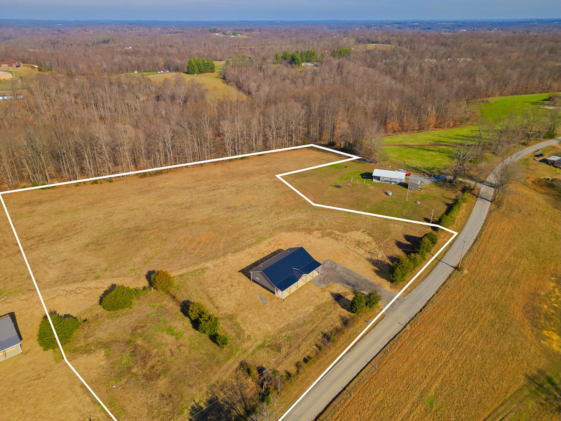 2679 Dotson Road Lafayette, TN 37083 - Photo 19 of 25 a view of a tennis court