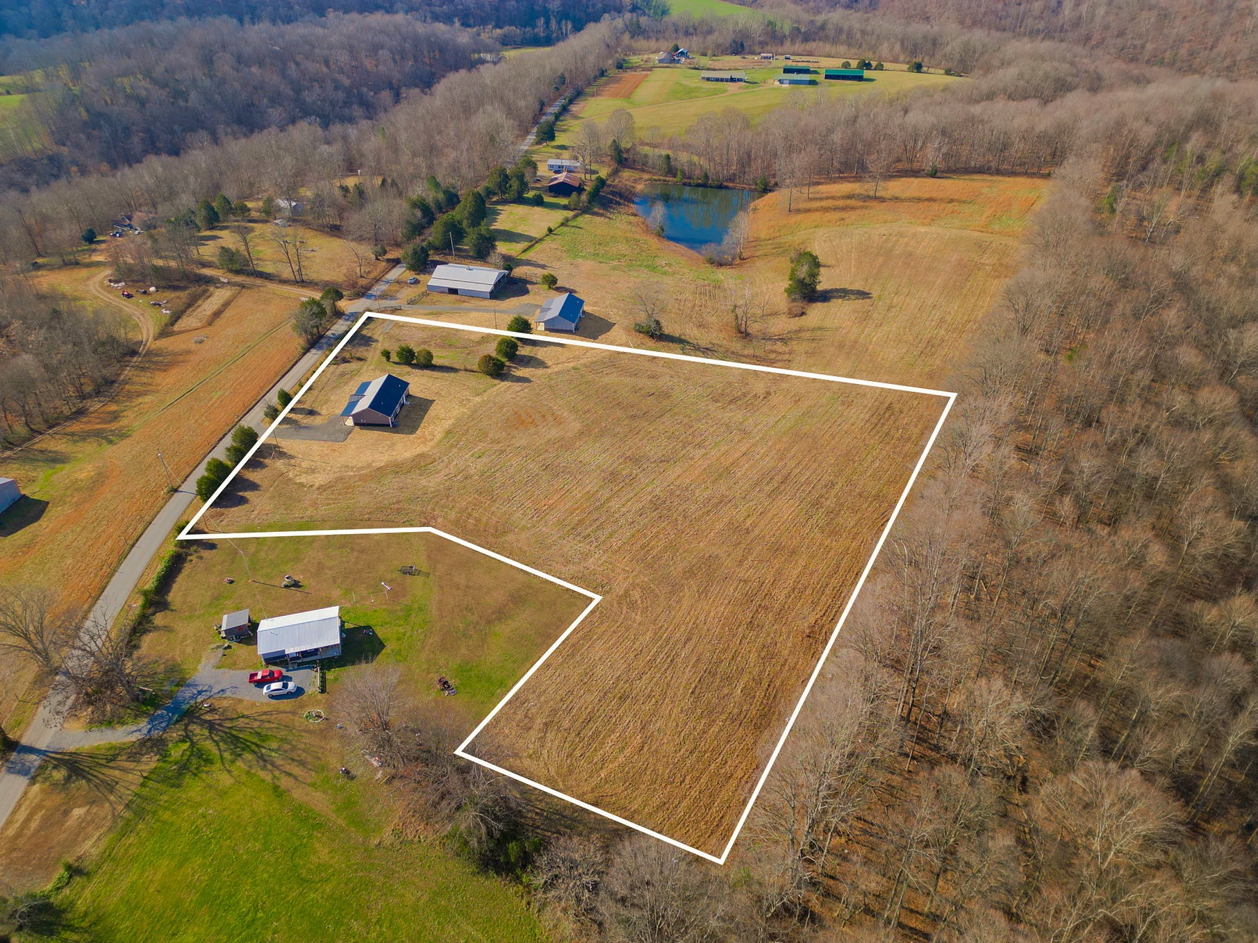 2679 Dotson Road Lafayette, TN 37083 - Photo 22 of 25 a bathroom with a sink