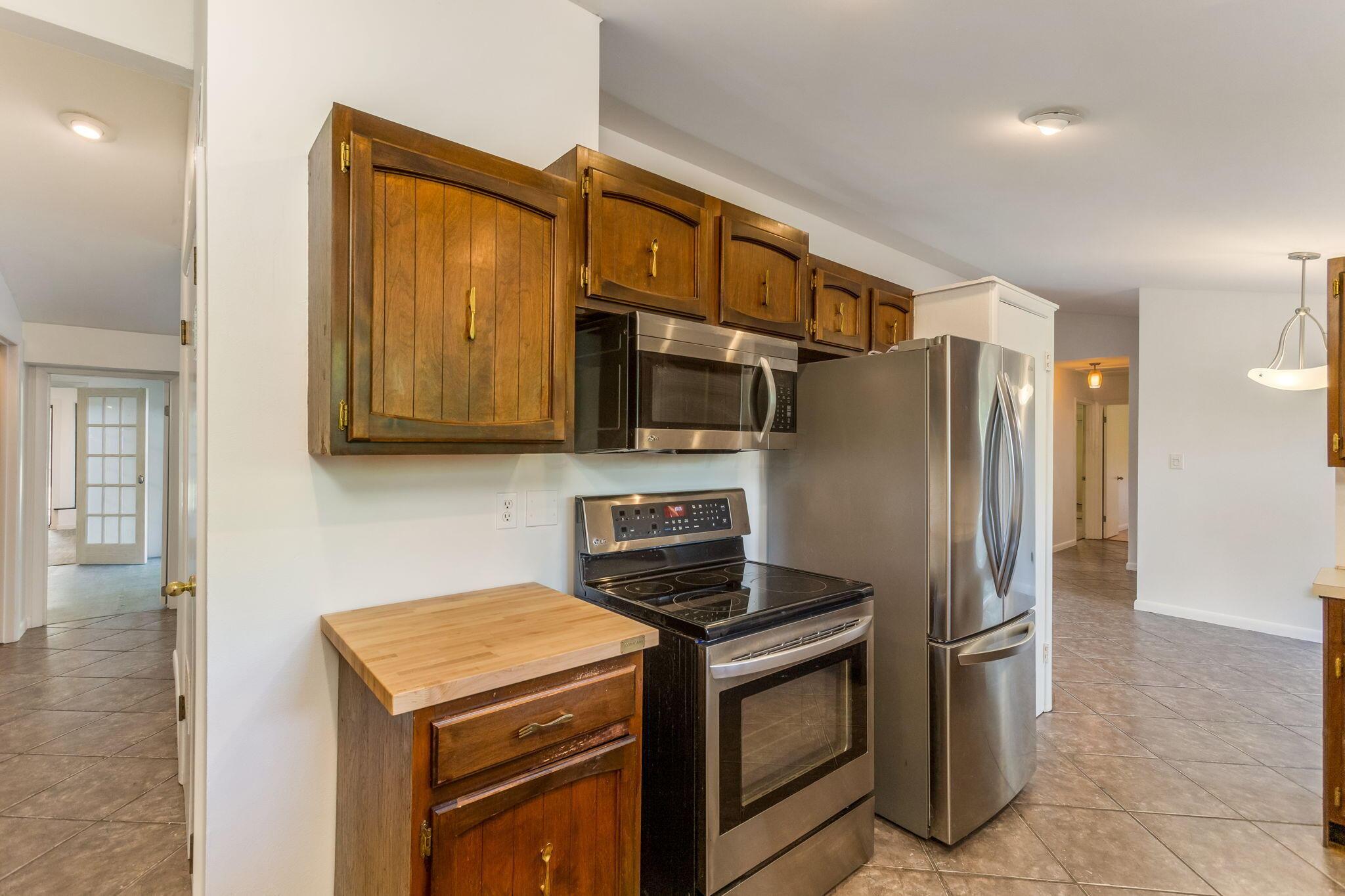 3231 Fishinger Road Columbus, OH 43221 - Photo 17 of 53 Stainless applianes