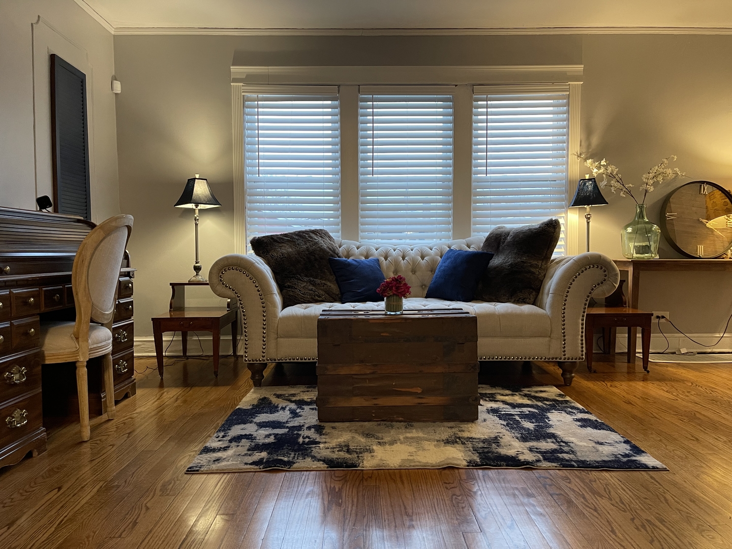 10441 South Prairie Avenue Chicago, IL 60628 - Photo 12 of 36 a living room with furniture and wooden floor