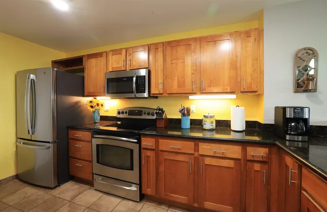 $649,800 | 3706 Lower Honoapiilani Road, Unit D43, Lahaina, HI 96761