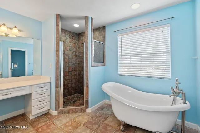 $595,000 | 121 Bayside Drive, Moyock, NC 27958