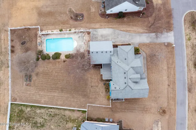 $595,000 | 121 Bayside Drive, Moyock, NC 27958