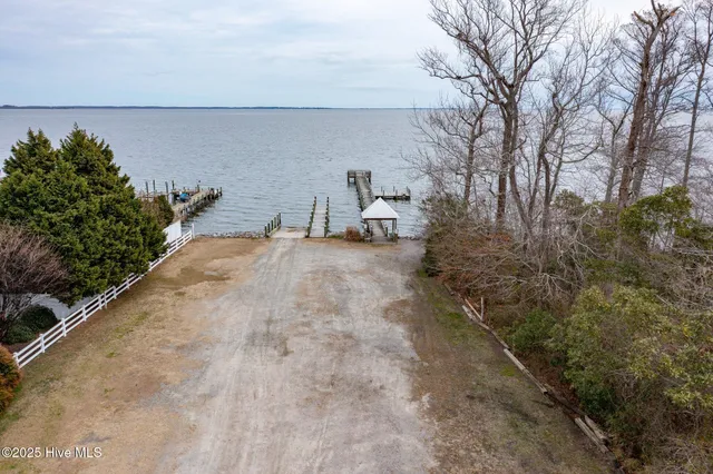 $595,000 | 121 Bayside Drive, Moyock, NC 27958