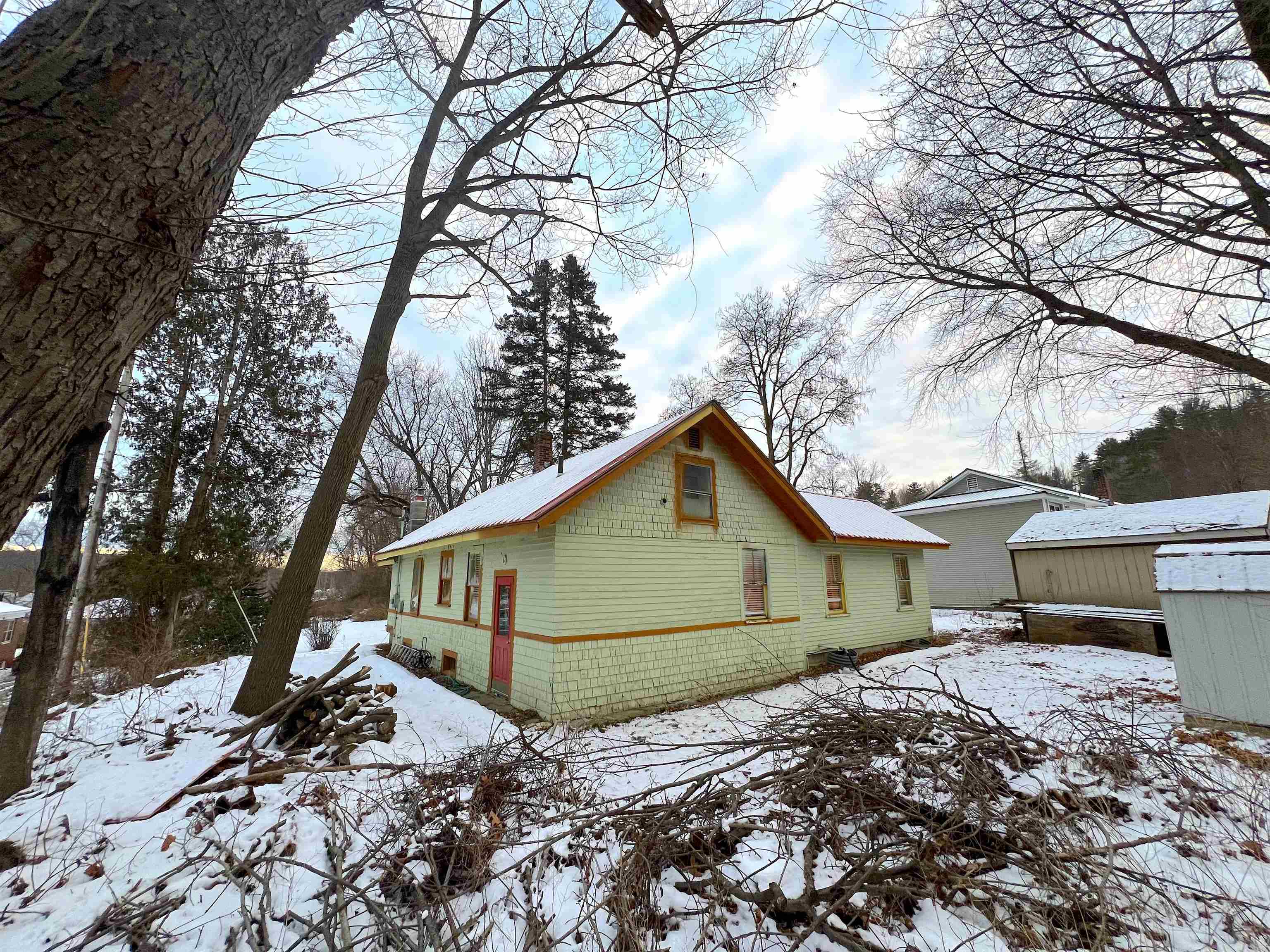 21 Herrick Street Springfield, VT 05156 - Photo 5 of 29