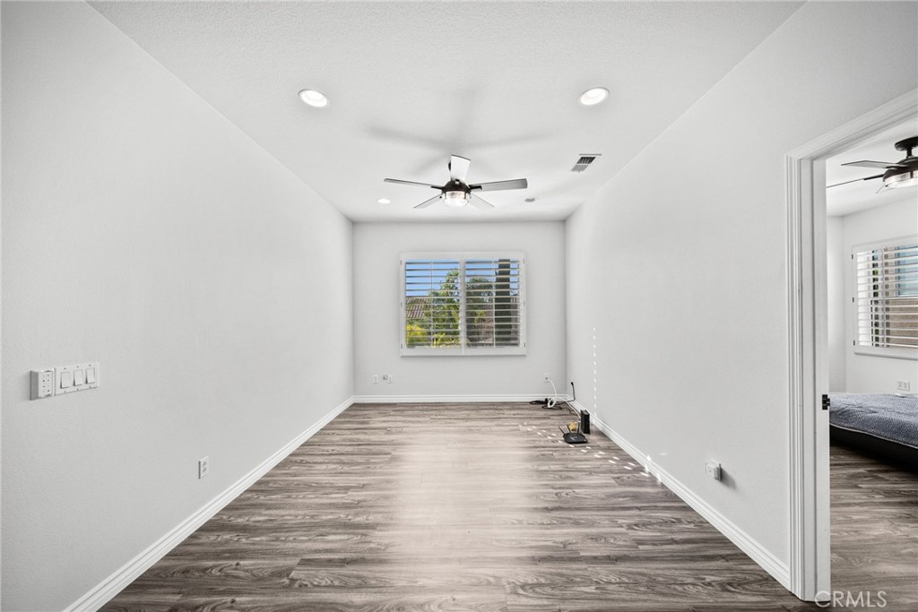 28251 Infinity Circle Saugus, CA 91390 - Photo 25 of 63 Gallery Image 25
