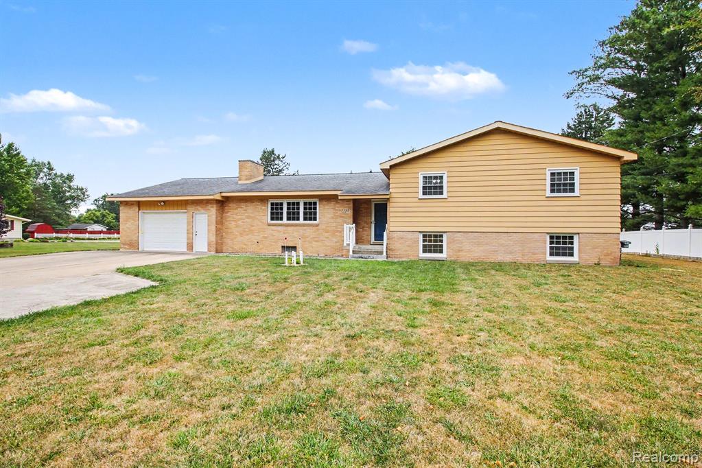 1222 Howe Road Burton, MI 48509 - Photo 29 of 34 Gallery Image 29