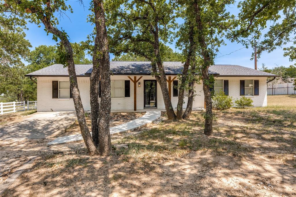 240 County Road 4358 Decatur, TX 76234 - Photo 4 of 25 Gallery Image 4