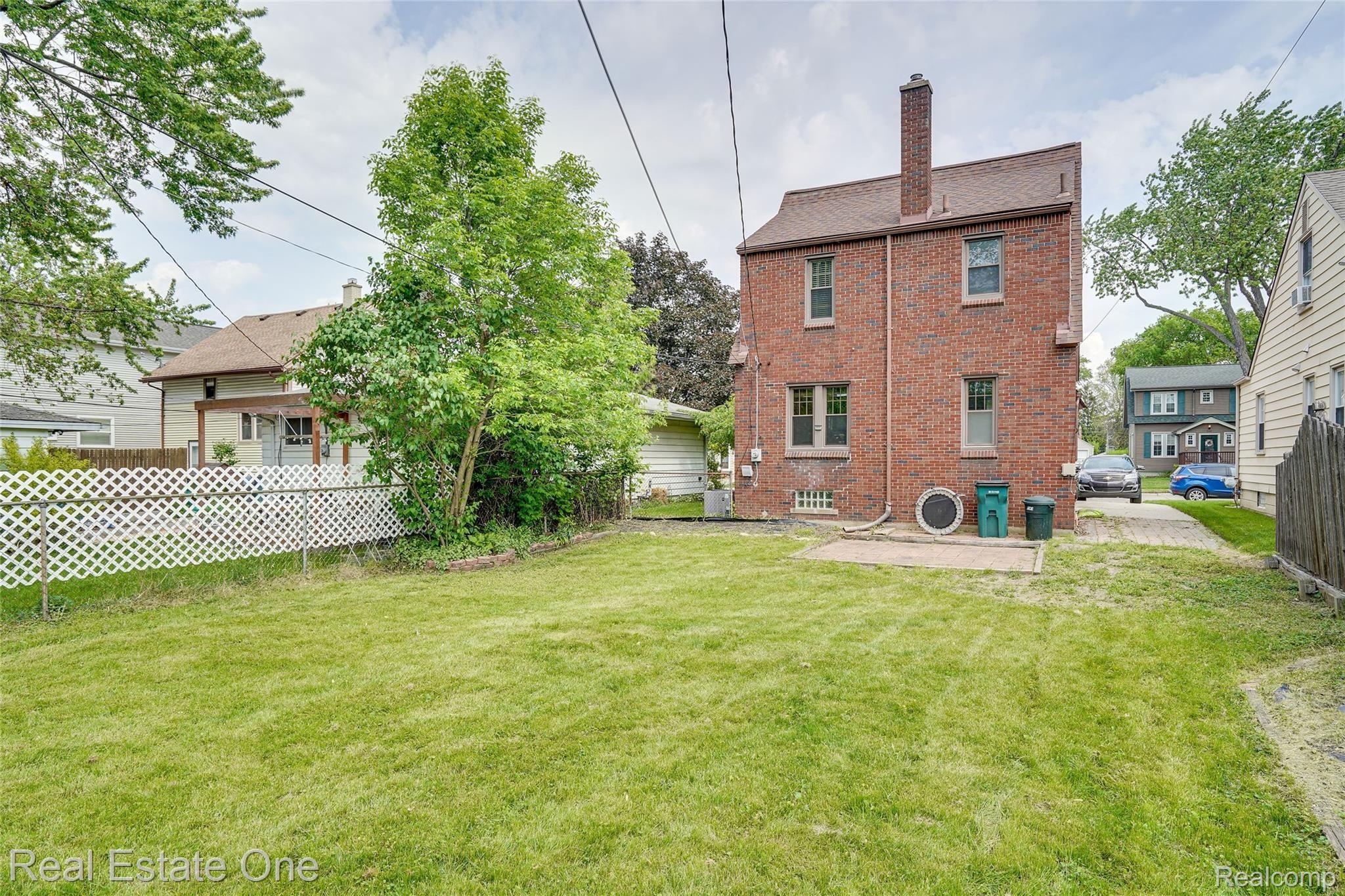 959 Cambridge Road Berkley, MI 48072 - Photo 18 of 20 ChrisB-20.jpg