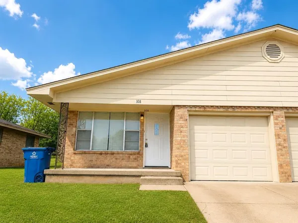 $1,100 | 106 Pine Street, Unit 108, Keene, TX 76059