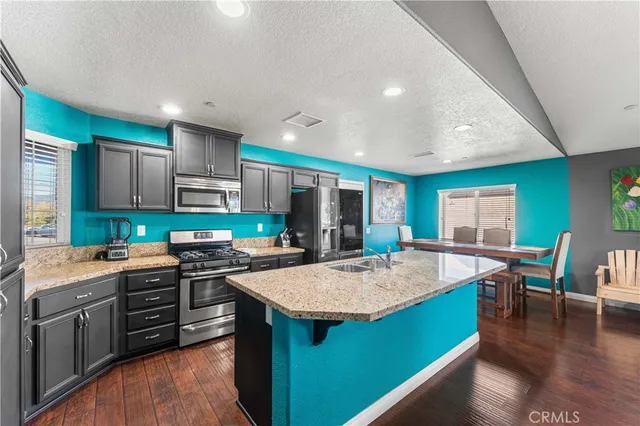 $569,900 | 37068 Waltham Place, Palmdale, CA 93550