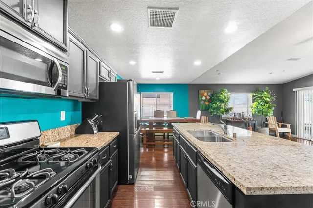 $569,900 | 37068 Waltham Place, Palmdale, CA 93550