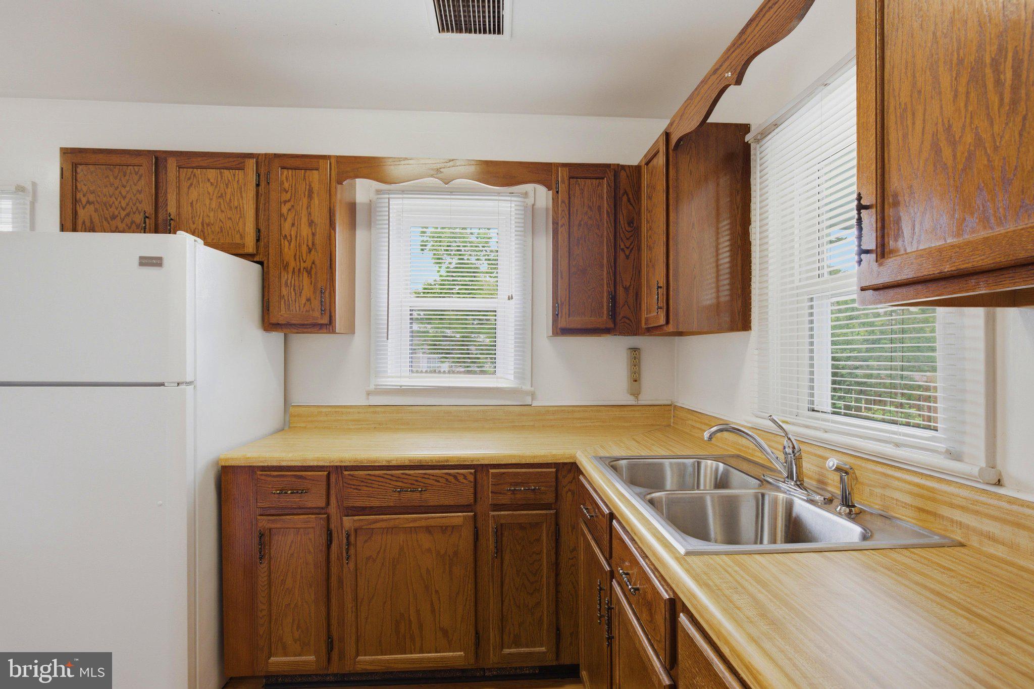 9009 Allentown Road Fort Washington, MD 20744 - Photo 7 of 26 Kitchen