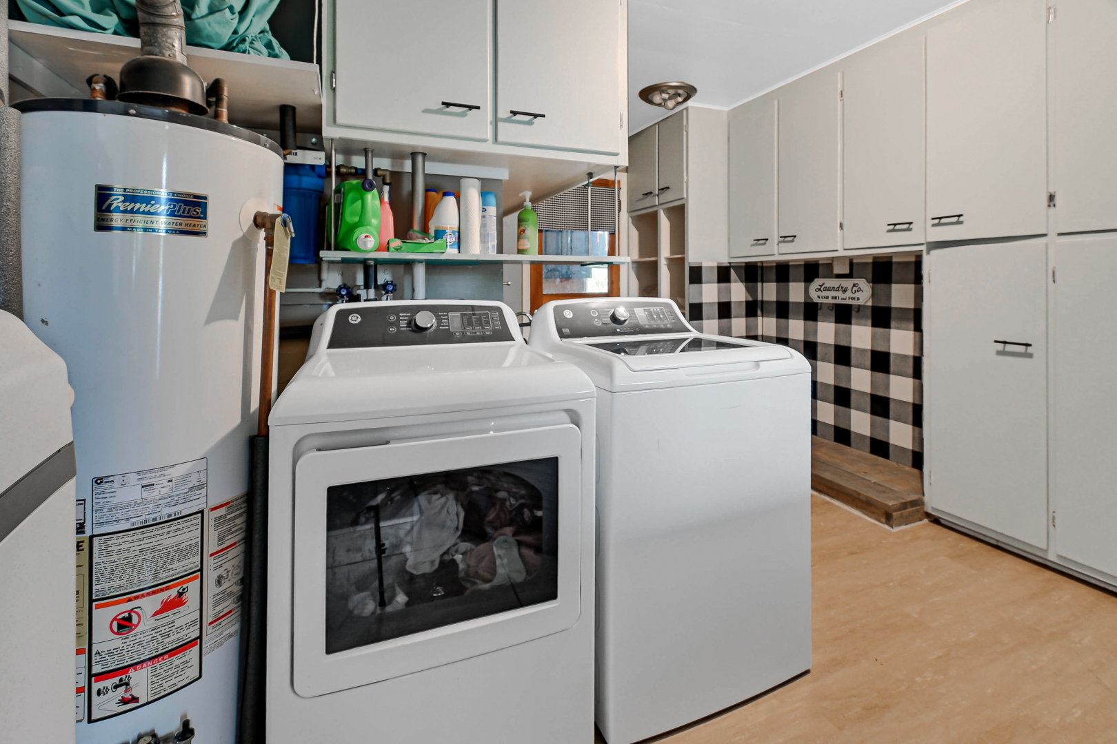 59 North 2750W Road Kankakee, IL 60901 - Photo 14 of 19 a utility room with dryer and washer