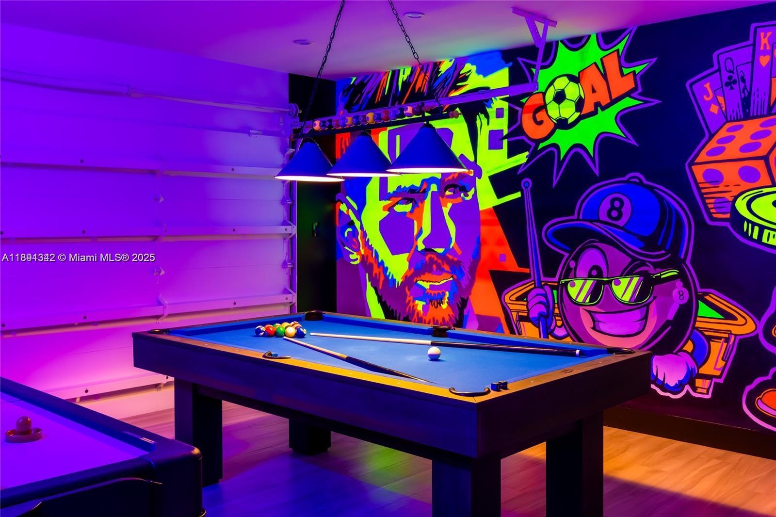 3221 Southwest 140th Avenue Miami, FL 33175 - Photo 19 of 19 a room that has a bed and a table chair in it