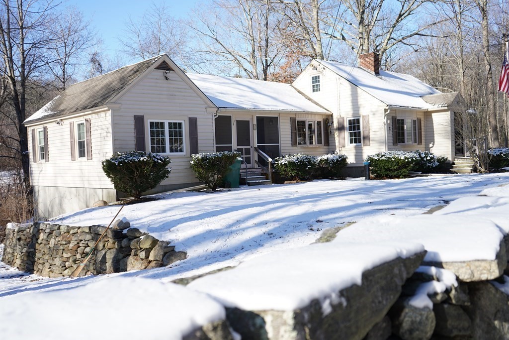 31 Manor Road Bolton, MA 01740 - Photo 1 of 40