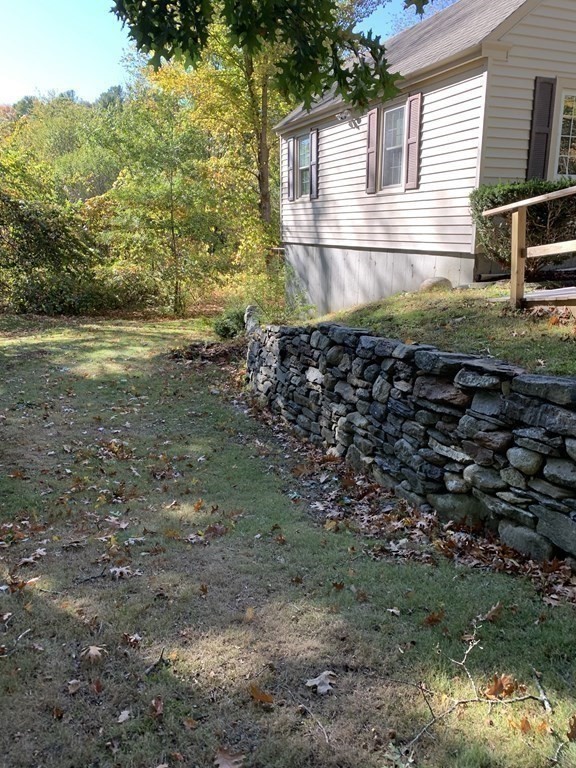 31 Manor Road Bolton, MA 01740 - Photo 12 of 40