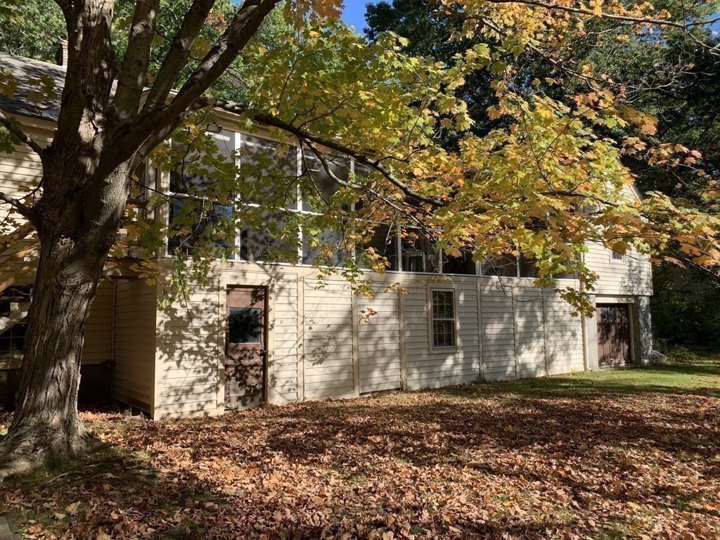 31 Manor Road Bolton, MA 01740 - Photo 17 of 40