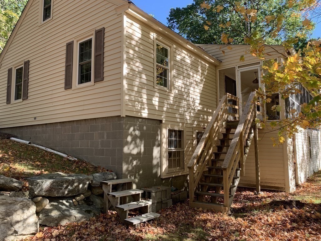31 Manor Road Bolton, MA 01740 - Photo 18 of 40