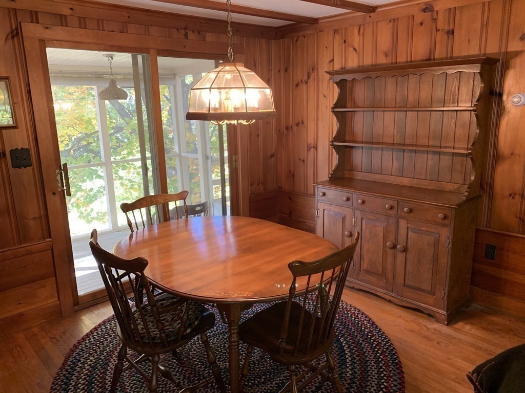 31 Manor Road Bolton, MA 01740 - Photo 4 of 40