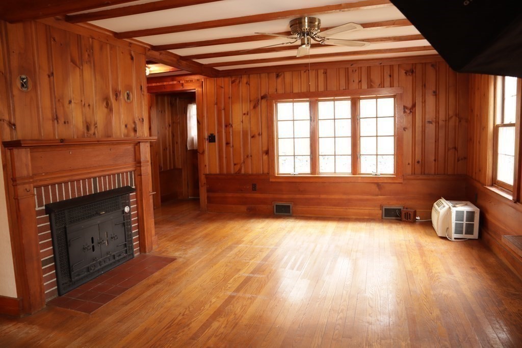 31 Manor Road Bolton, MA 01740 - Photo 6 of 40