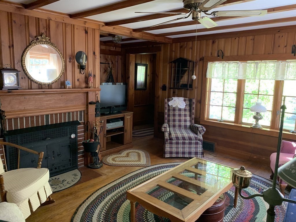 31 Manor Road Bolton, MA 01740 - Photo 7 of 40
