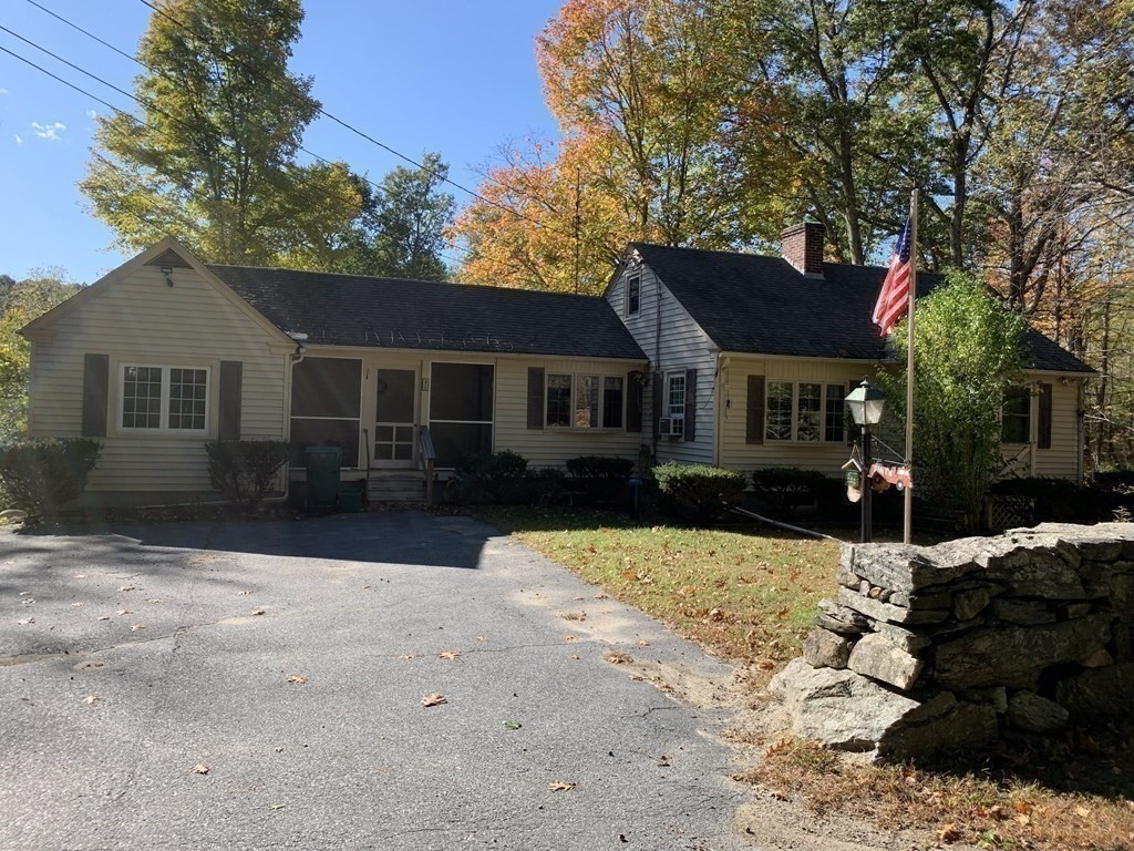 31 Manor Road Bolton, MA 01740 - Photo 8 of 40