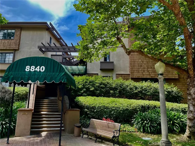 $3,700 | 8840 Villa La Jolla Drive, Unit 220, La Jolla, CA 92037