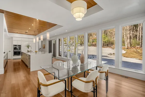 $4,425,000 | 11 Winthrop Circle, Weston, MA 02493