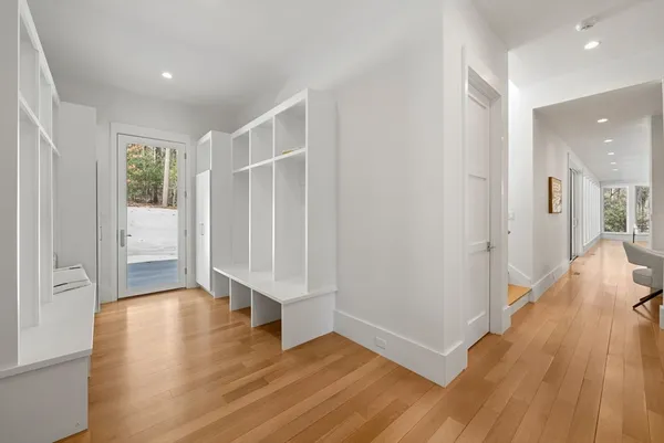 $4,425,000 | 11 Winthrop Circle, Weston, MA 02493