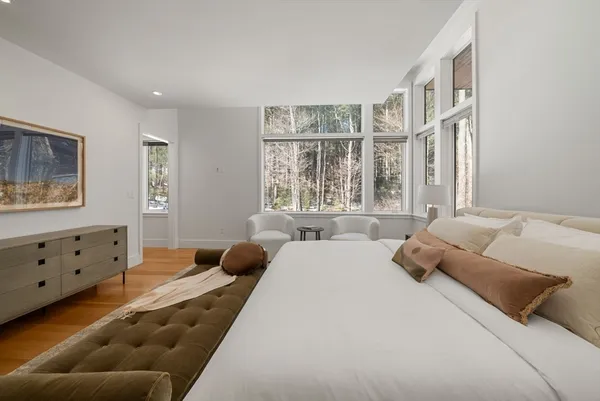 $4,425,000 | 11 Winthrop Circle, Weston, MA 02493