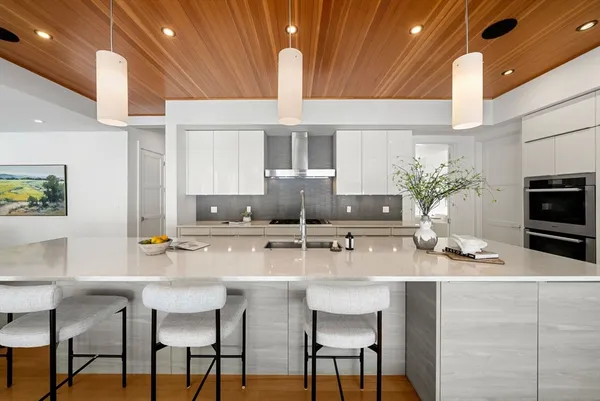 $4,425,000 | 11 Winthrop Circle, Weston, MA 02493