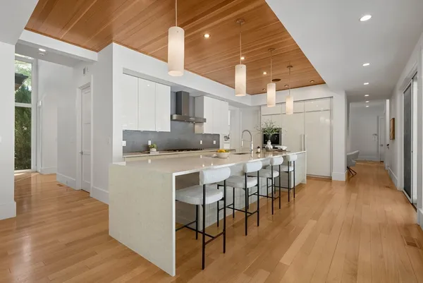 $4,425,000 | 11 Winthrop Circle, Weston, MA 02493