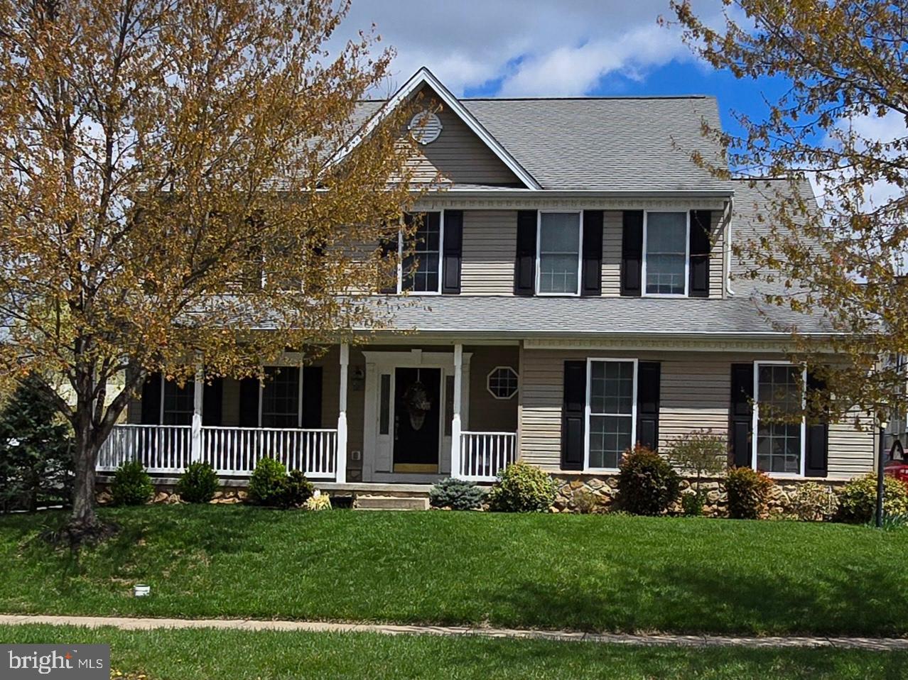 985 Silver Maple Circle Seven Valleys, PA 17360 - Photo 1 of 2 Welcome Home Sweet Home!