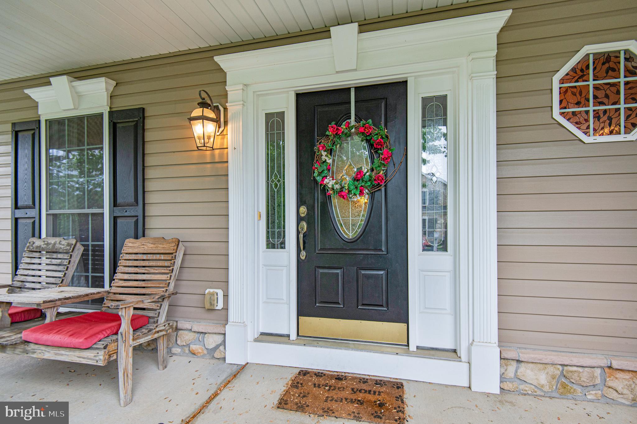 985 Silver Maple Circle Seven Valleys, PA 17360 - Photo 4 of 50 a view of living room with furniture and a potted plant